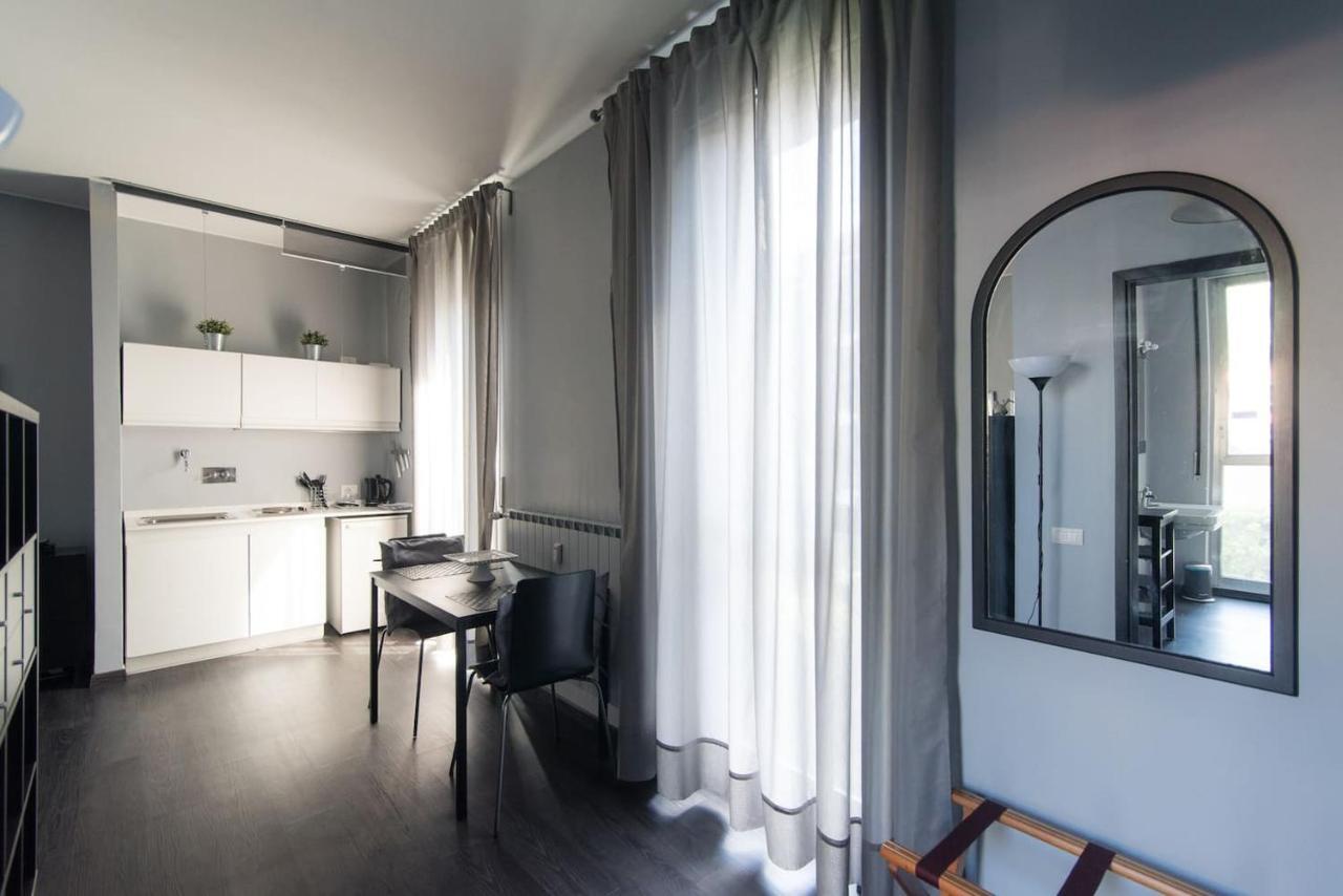 Via Mentana 32 - The House Of Travelers Apartment Como Exterior photo