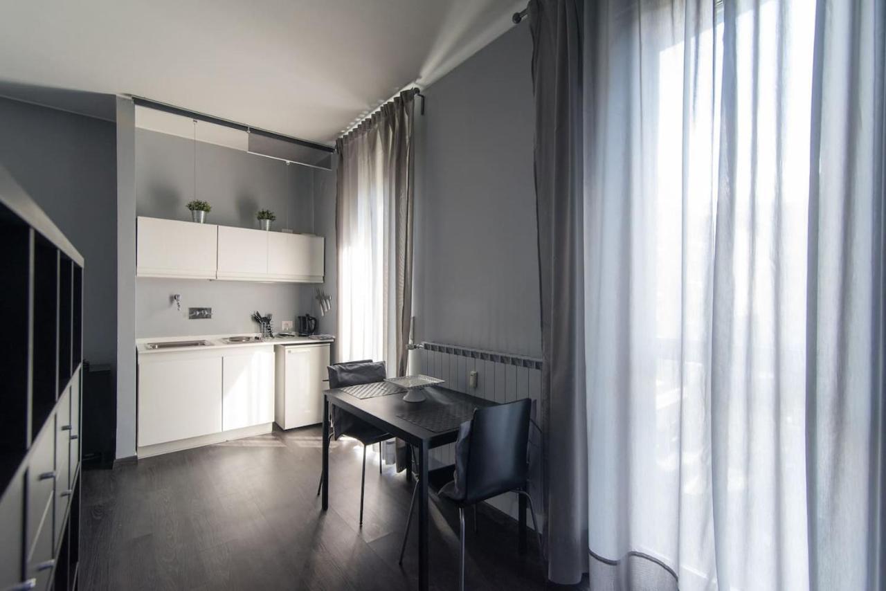 Via Mentana 32 - The House Of Travelers Apartment Como Exterior photo